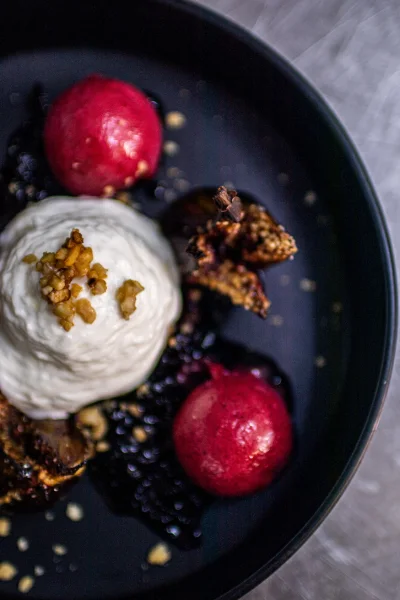 Figue fraiche rotie et sorbet roselle